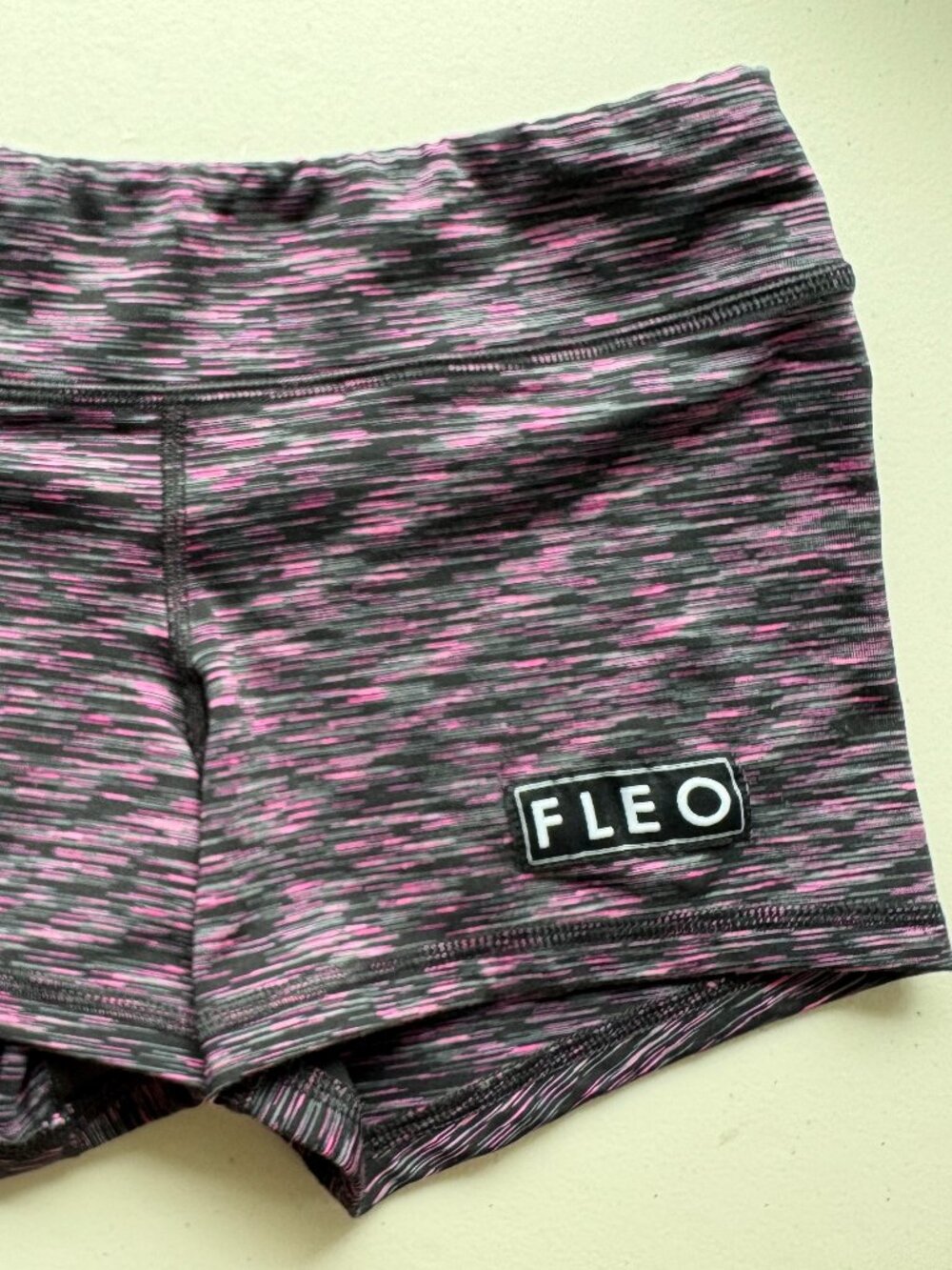 Fleo Shorts size small